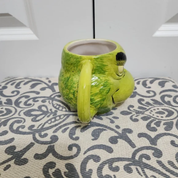 Grinch Coffee Mug Sculted 3D Ceramic Cup 16oz / Christmas Mug - Picture 6 of 7